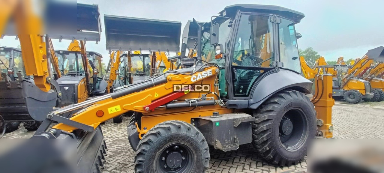 CASE 570SV - Kotrórakodó: 4 kép. CASE 570SV - Kotrórakodó: 4 kép.