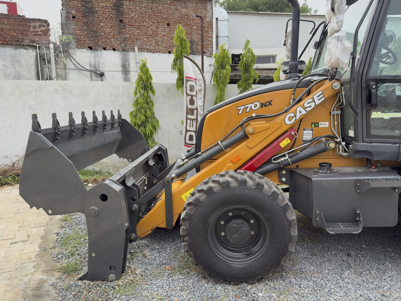 CASE 770NX MAGNUM - Kotrórakodó: 3 kép. CASE 770NX MAGNUM - Kotrórakodó: 3 kép.