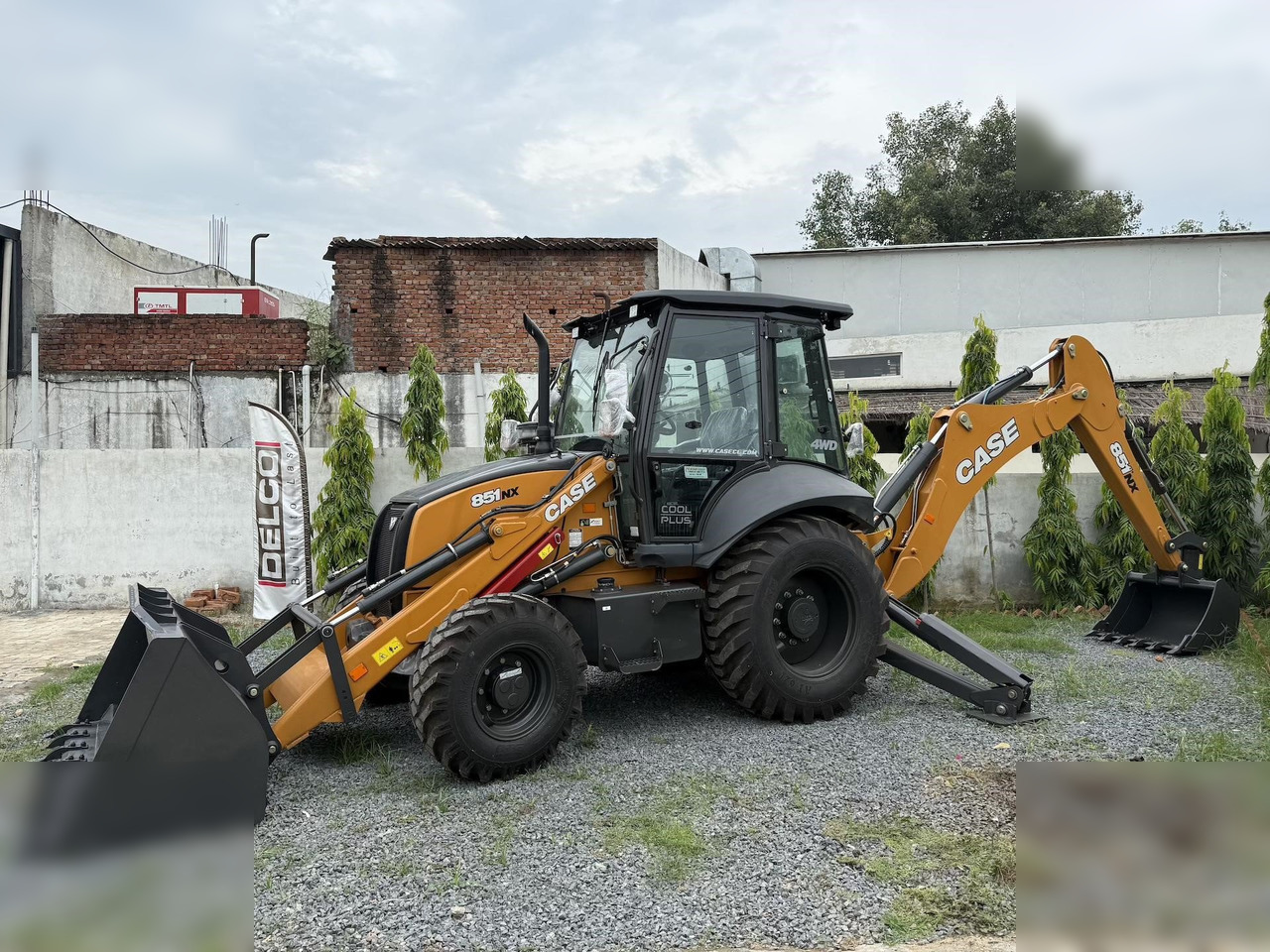 CASE 851NX CP - Kotrórakodó: 2 kép. CASE 851NX CP - Kotrórakodó: 2 kép.