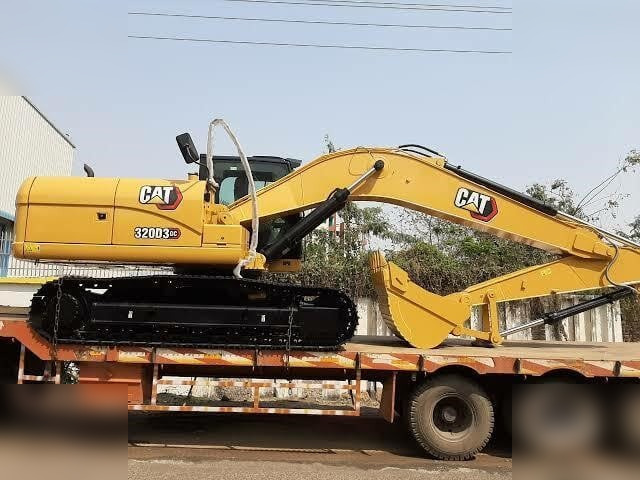 CATERPILLAR 320D3GC - Lánctalpas kotró: 5 kép. CATERPILLAR 320D3GC - Lánctalpas kotró: 5 kép.