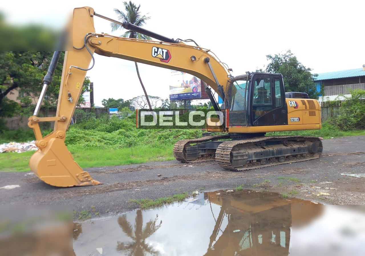 CATERPILLAR 323D3 - Lánctalpas kotró: 4 kép. CATERPILLAR 323D3 - Lánctalpas kotró: 4 kép.