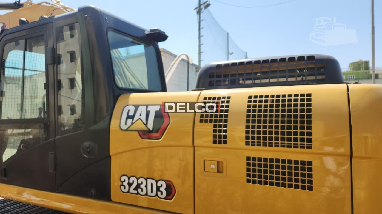 CATERPILLAR 323D3 - Lánctalpas kotró: 5 kép. CATERPILLAR 323D3 - Lánctalpas kotró: 5 kép.