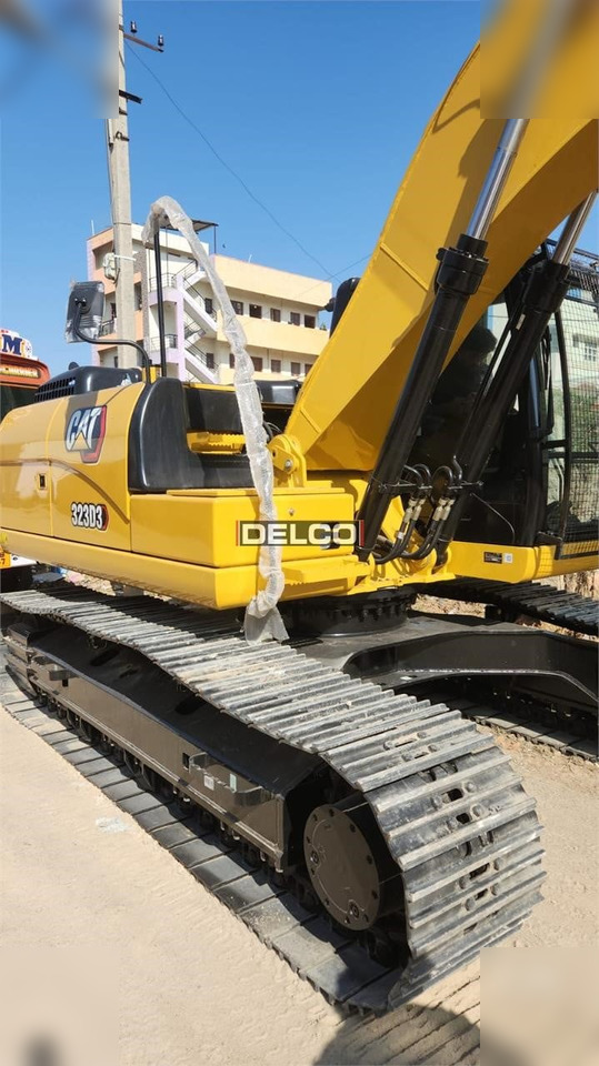 CATERPILLAR 323D3 - Lánctalpas kotró: 4 kép. CATERPILLAR 323D3 - Lánctalpas kotró: 4 kép.