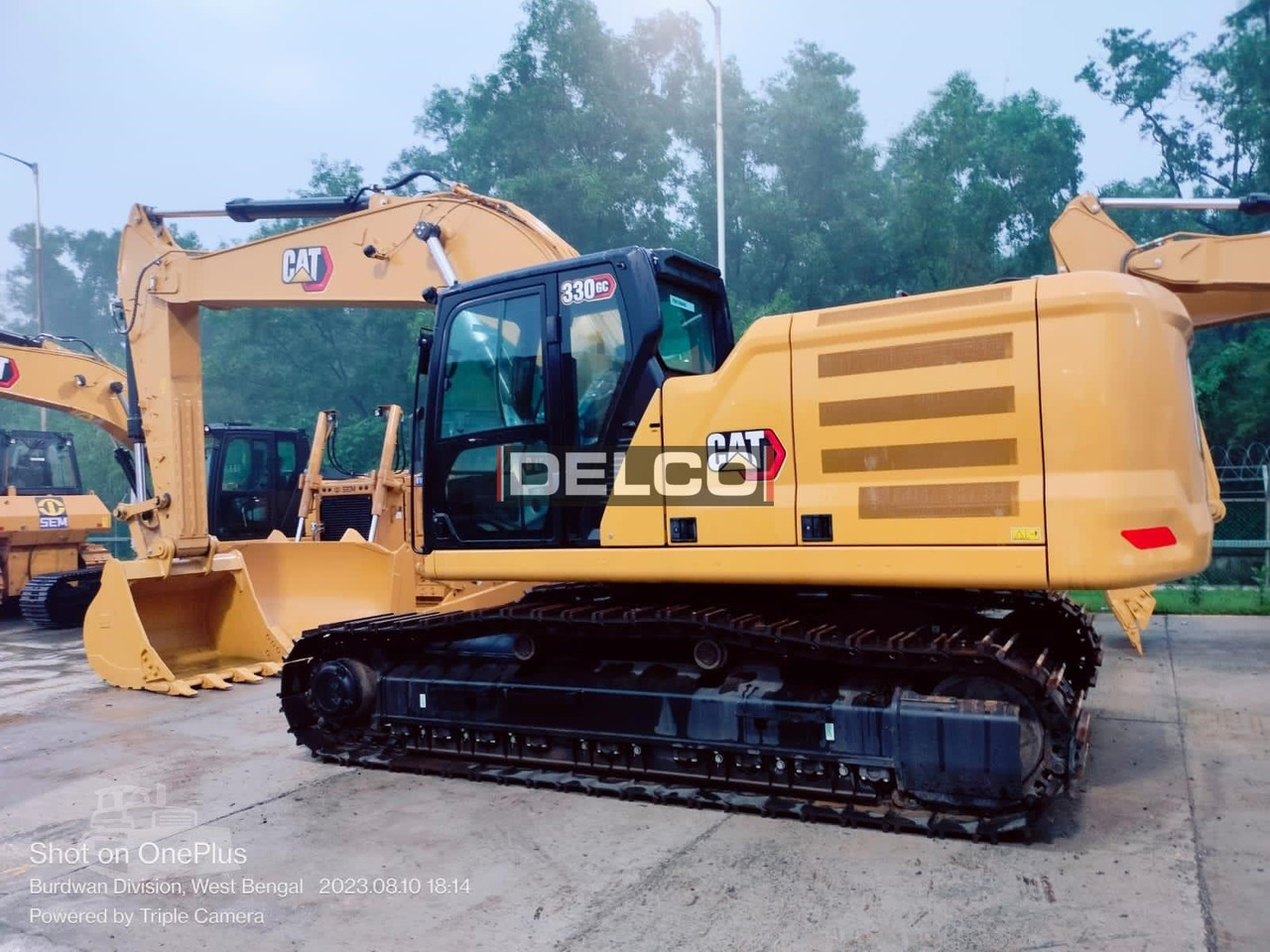 CATERPILLAR 330GC - Lánctalpas kotró: 2 kép. CATERPILLAR 330GC - Lánctalpas kotró: 2 kép.