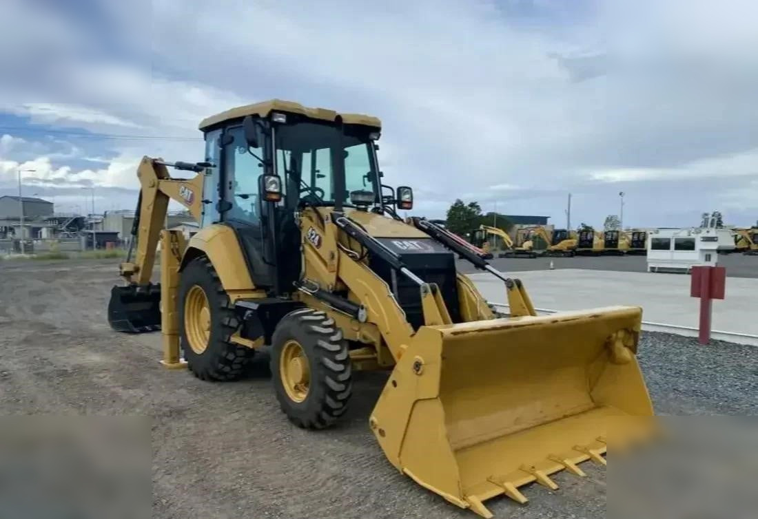 CATERPILLAR 424 - Kotrórakodó: 1 kép. CATERPILLAR 424 - Kotrórakodó: 1 kép.