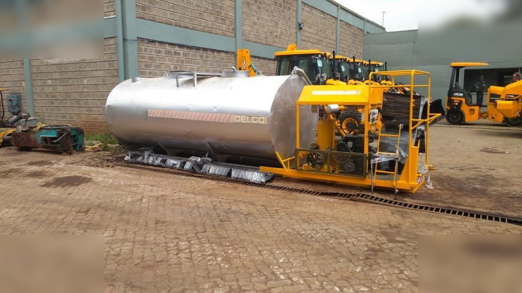 DELCO BD10000 - Bitumenszóró: 3 kép. DELCO BD10000 - Bitumenszóró: 3 kép.