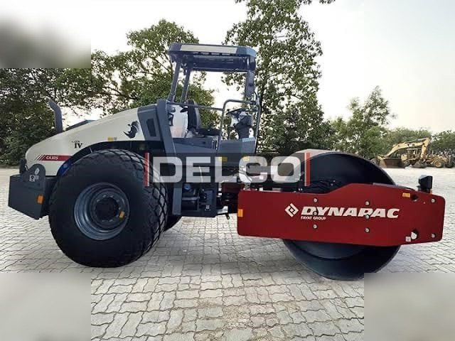 DYNAPAC CA305 - Henger: 3 kép. DYNAPAC CA305 - Henger: 3 kép.