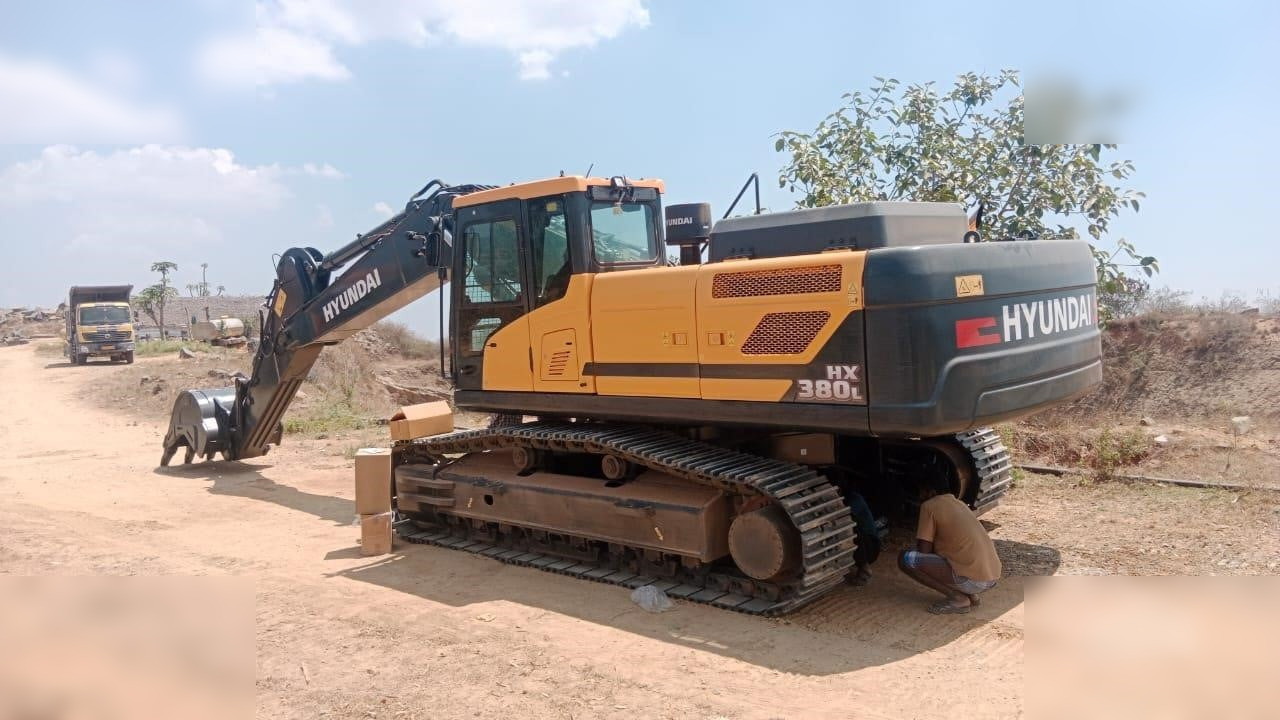 HYUNDAI HX380L - Lánctalpas kotró: 1 kép. HYUNDAI HX380L - Lánctalpas kotró: 1 kép.