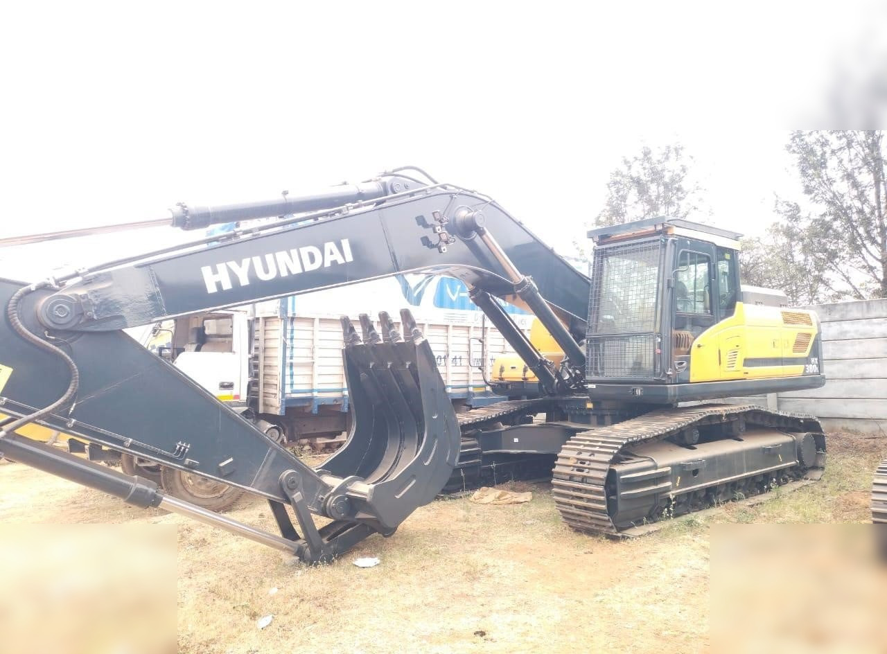 HYUNDAI HX380L - Lánctalpas kotró: 3 kép. HYUNDAI HX380L - Lánctalpas kotró: 3 kép.