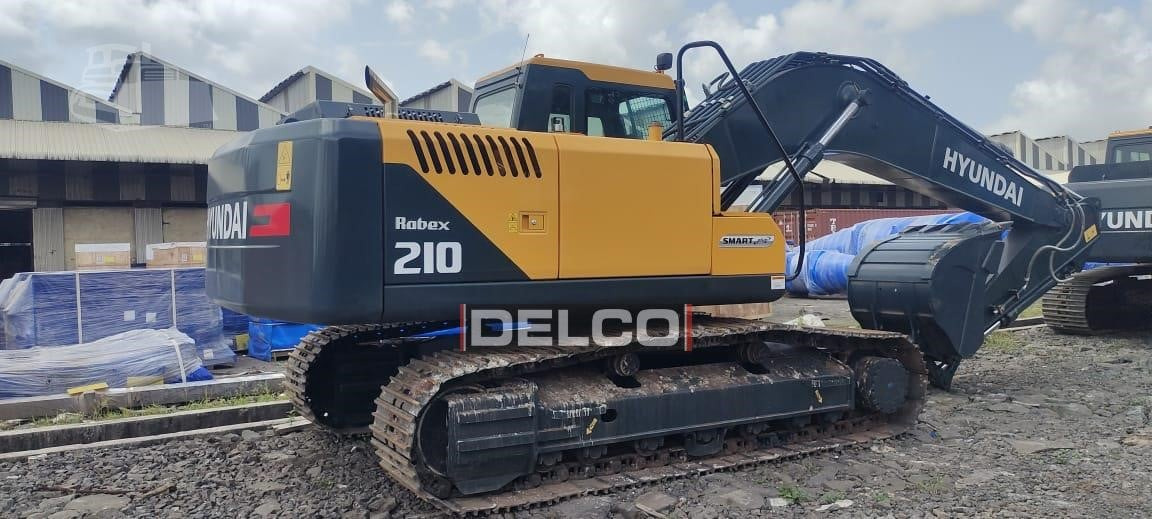 HYUNDAI ROBEX 210 LC-9 - Lánctalpas kotró: 1 kép. HYUNDAI ROBEX 210 LC-9 - Lánctalpas kotró: 1 kép.