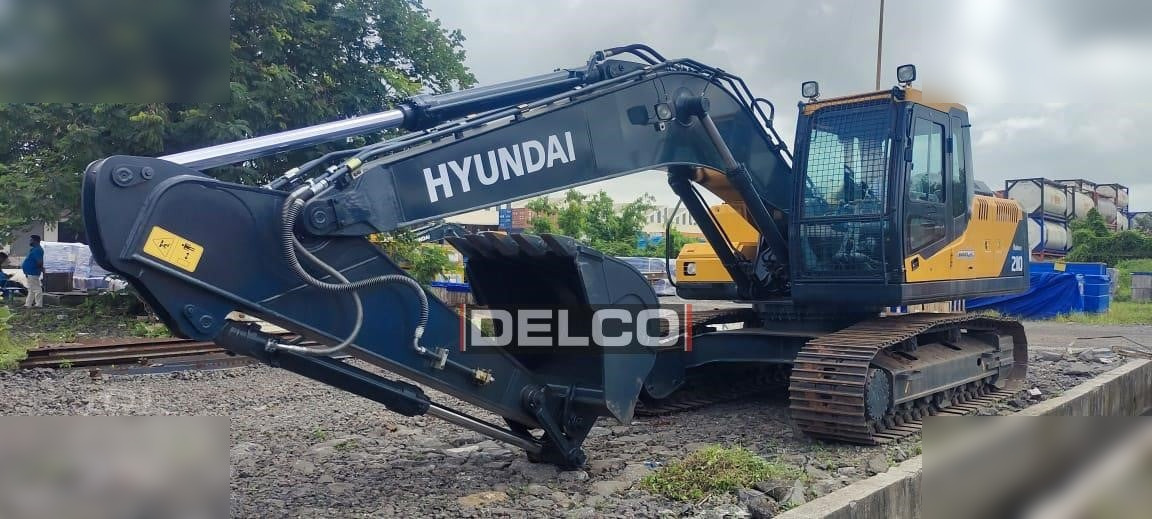 HYUNDAI ROBEX 210 LC-9 - Lánctalpas kotró: 2 kép. HYUNDAI ROBEX 210 LC-9 - Lánctalpas kotró: 2 kép.