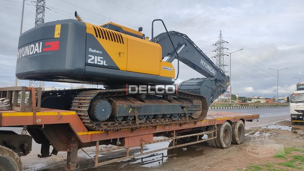 HYUNDAI ROBEX 215 SMART PLUS - Lánctalpas kotró: 4 kép. HYUNDAI ROBEX 215 SMART PLUS - Lánctalpas kotró: 4 kép.