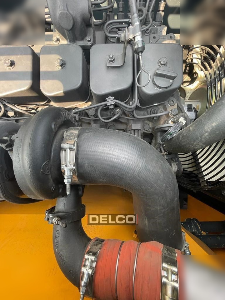 Új Lánctalpas kotró HYUNDAI ROBEX 215L SMART: 12 kép. Új Lánctalpas kotró HYUNDAI ROBEX 215L SMART: 12 kép.