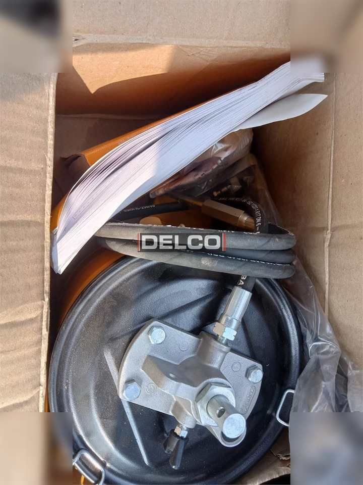 Új Lánctalpas kotró JCB 225 LC: 7 kép. Új Lánctalpas kotró JCB 225 LC: 7 kép.