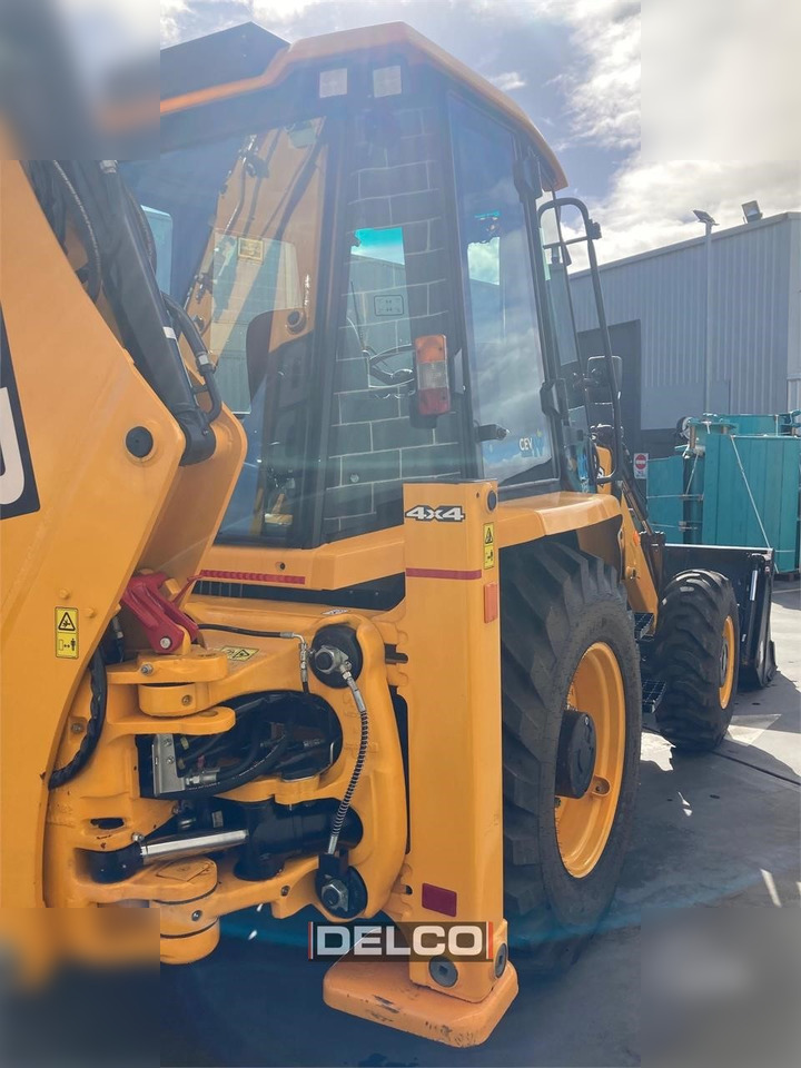 JCB 3DX SUPER - Kotrórakodó: 1 kép. JCB 3DX SUPER - Kotrórakodó: 1 kép.