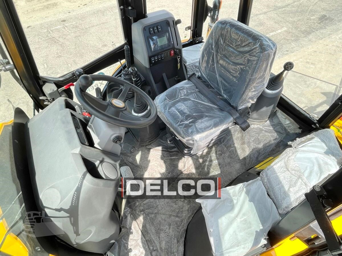 JCB 3DX SUPER - Kotrórakodó: 5 kép. JCB 3DX SUPER - Kotrórakodó: 5 kép.