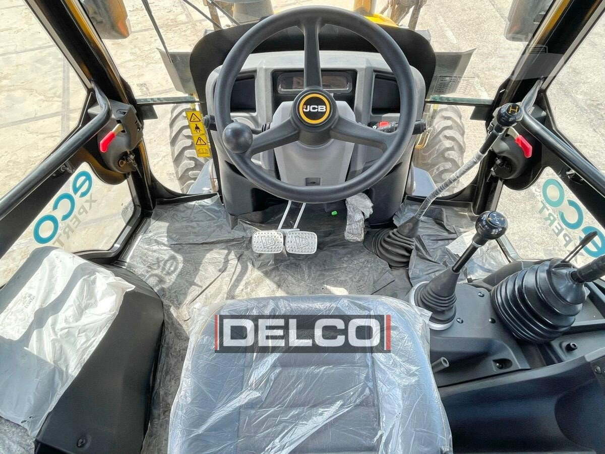 JCB 3DX SUPER - Kotrórakodó: 5 kép. JCB 3DX SUPER - Kotrórakodó: 5 kép.