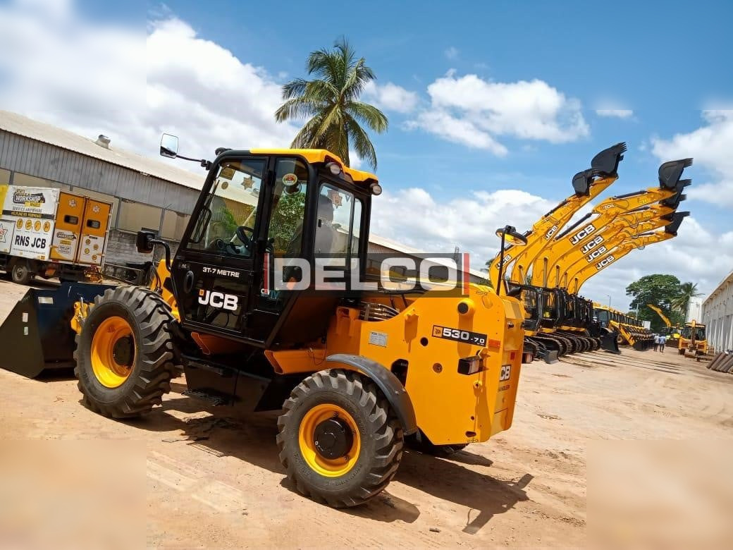JCB 530-70 - Teleszkópos rakodó: 4 kép. JCB 530-70 - Teleszkópos rakodó: 4 kép.