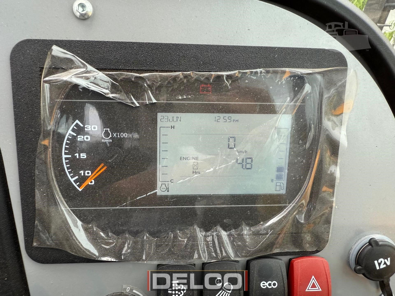 Új Teleszkópos rakodó JCB 540-70: 12 kép.