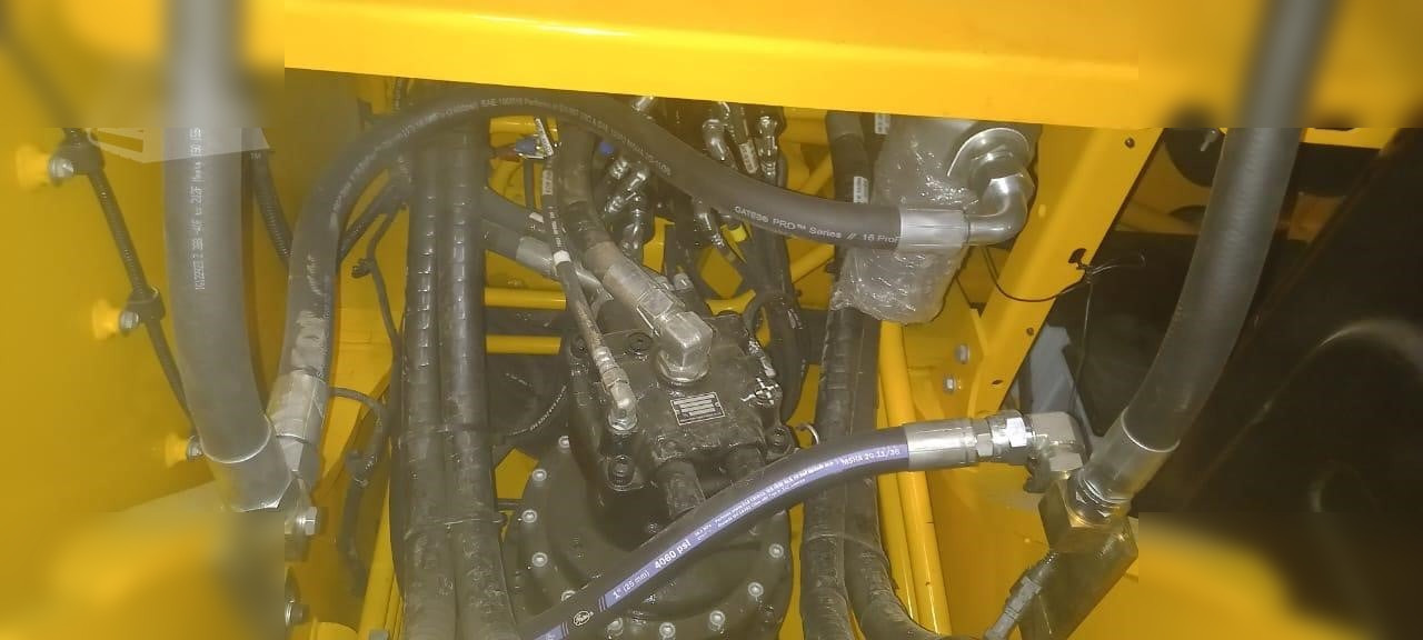 Új Lánctalpas kotró JCB JS210 LC: 11 kép.