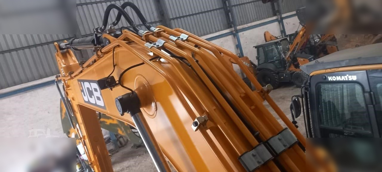 Új Lánctalpas kotró JCB JS210 LC: 10 kép.