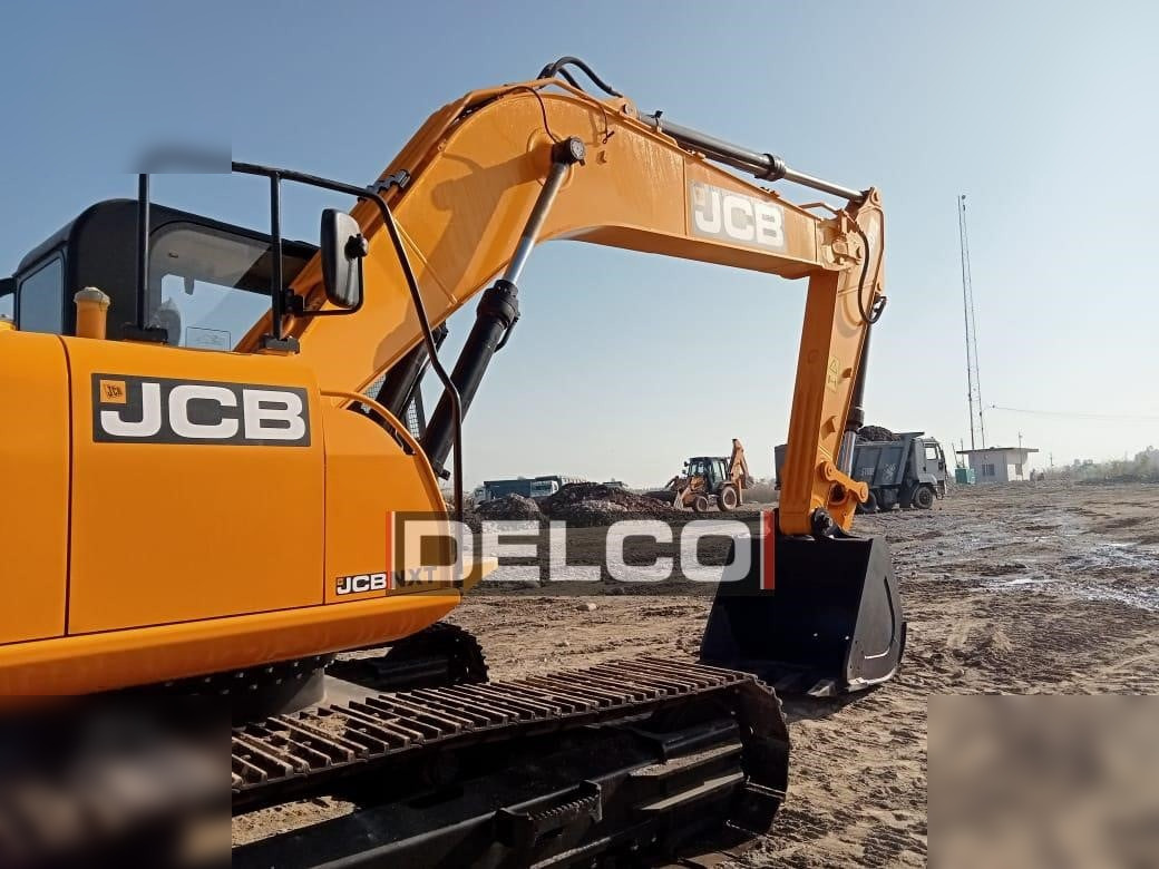 JCB NXT215 LC - Lánctalpas kotró: 3 kép. JCB NXT215 LC - Lánctalpas kotró: 3 kép.