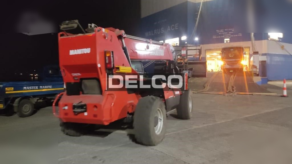 MANITOU MT1740SLT - Teleszkópos rakodó: 4 kép. MANITOU MT1740SLT - Teleszkópos rakodó: 4 kép.