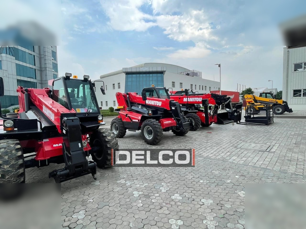 MANITOU MT1740SLT - Teleszkópos rakodó: 1 kép. MANITOU MT1740SLT - Teleszkópos rakodó: 1 kép.