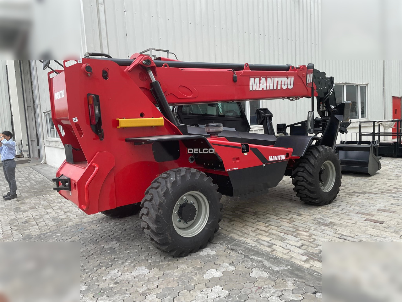 MANITOU MT1740SLT - Teleszkópos rakodó: 2 kép. MANITOU MT1740SLT - Teleszkópos rakodó: 2 kép.