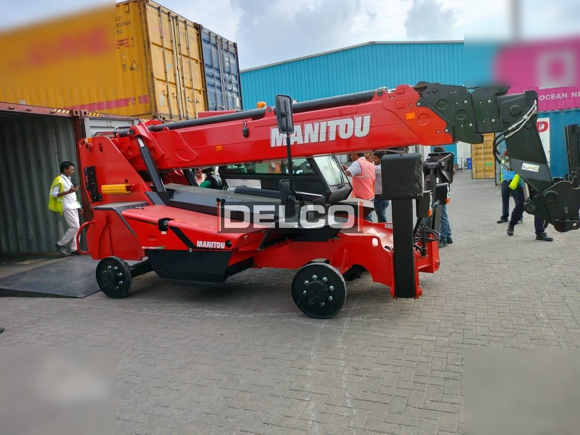 MANITOU MXT1740 - Teleszkópos rakodó: 5 kép. MANITOU MXT1740 - Teleszkópos rakodó: 5 kép.