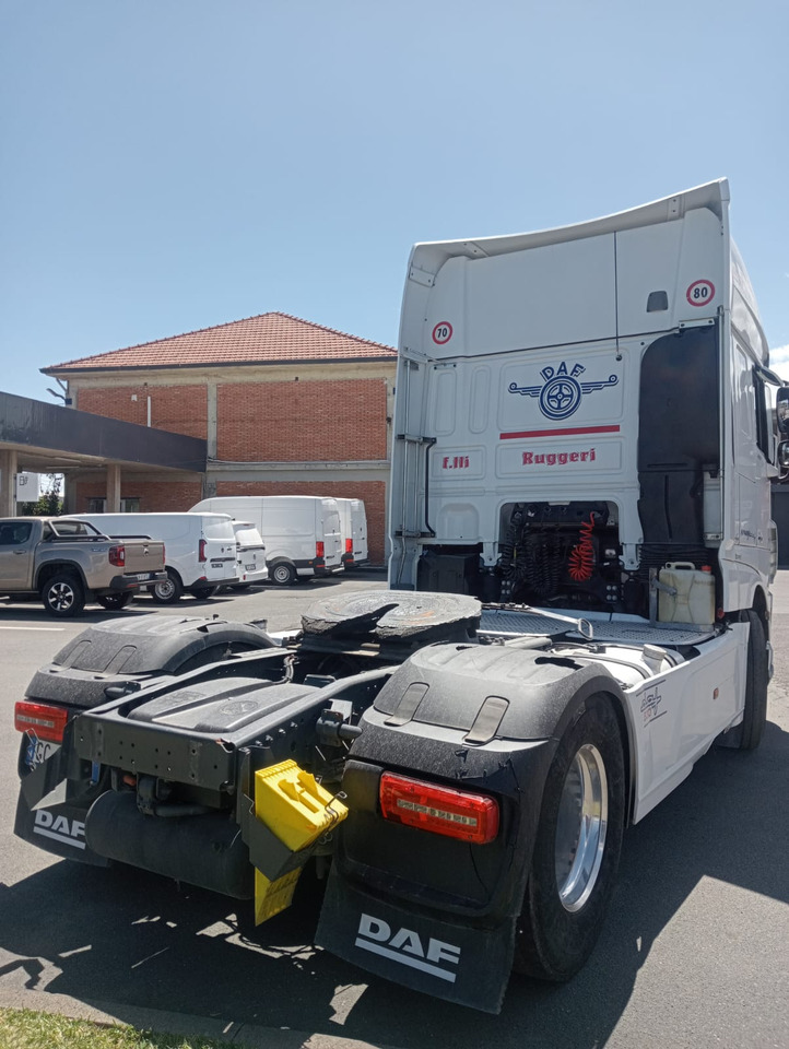DAF XF 530CV - Nyergesvontató: 4 kép. DAF XF 530CV - Nyergesvontató: 4 kép.