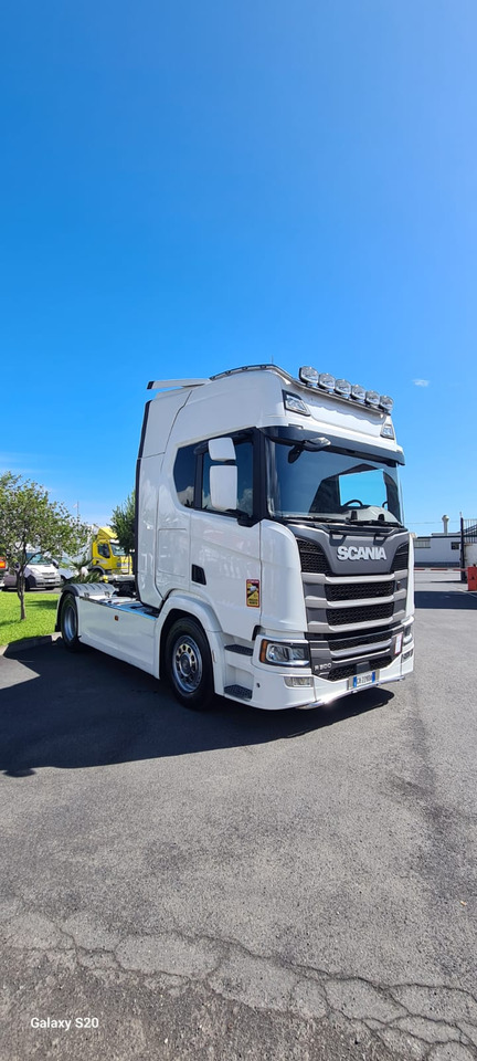 SCANIA R500 A4X2LA - Nyergesvontató: 5 kép. SCANIA R500 A4X2LA - Nyergesvontató: 5 kép.