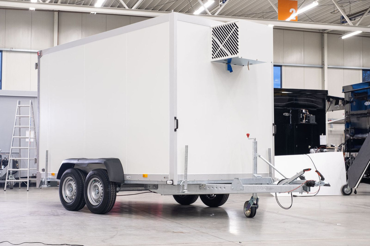 Esselmann Kühlanhänger 5 - Pótkocsi hűtős: 1 kép. Esselmann Kühlanhänger 5 - Pótkocsi hűtős: 1 kép.