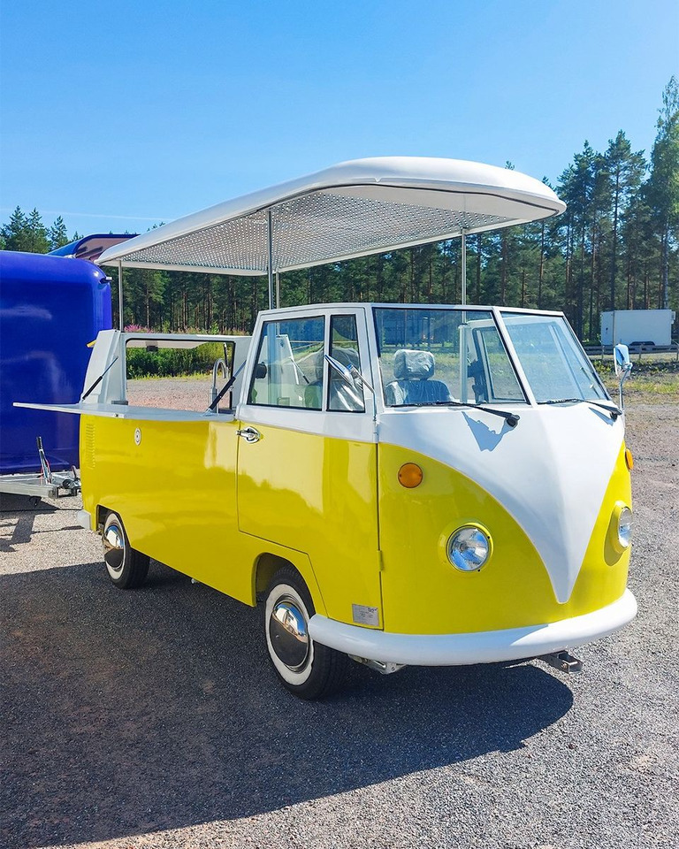 Event Mobil Catering Foodtruck - Büféautó: 1 kép. Event Mobil Catering Foodtruck - Büféautó: 1 kép.