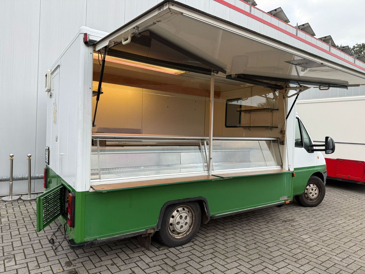 Fiat Borco Höhns Verkaufsmobil - Büféautó: 3 kép. Fiat Borco Höhns Verkaufsmobil - Büféautó: 3 kép.