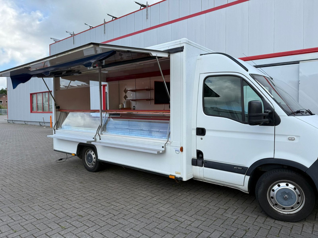 Renault Seba Borco Höhns - Büféautó: 2 kép. Renault Seba Borco Höhns - Büféautó: 2 kép.
