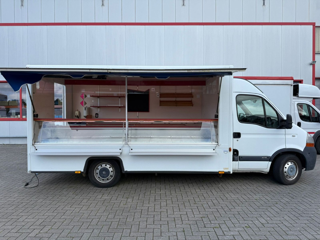 Renault Seba Borco Höhns - Büféautó: 1 kép. Renault Seba Borco Höhns - Büféautó: 1 kép.