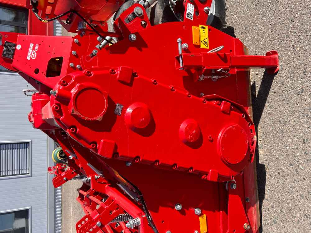 Grimme GF 400 - Betakarító gép: 3 kép. Grimme GF 400 - Betakarító gép: 3 kép.