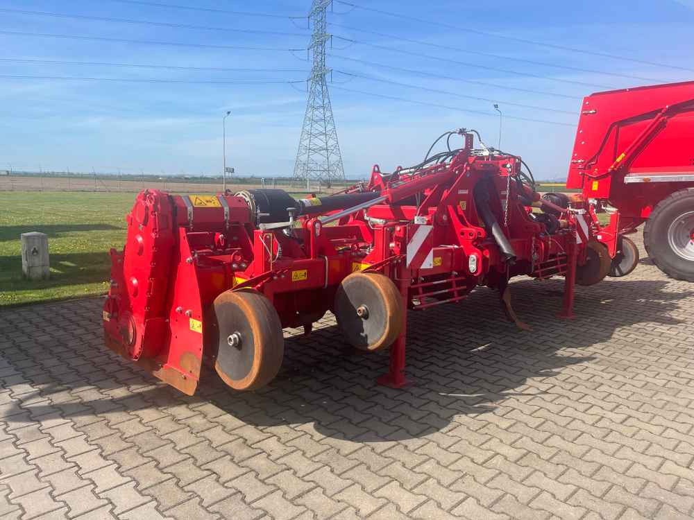 Grimme GF 600 - Betakarító gép: 1 kép. Grimme GF 600 - Betakarító gép: 1 kép.