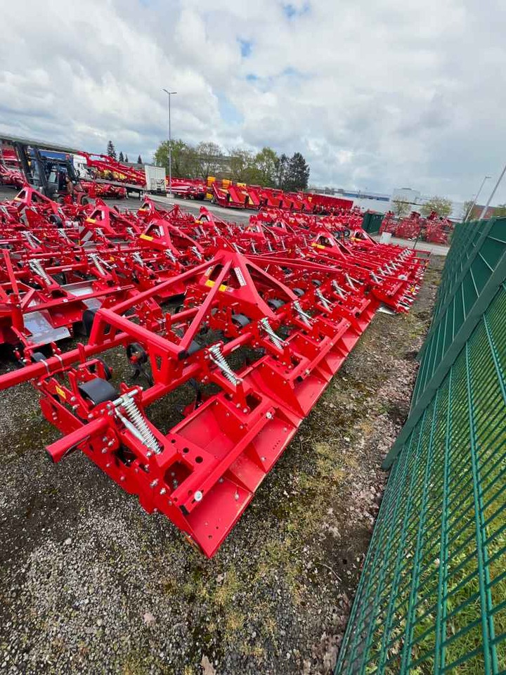 Grimme GH 6 - Betakarító gép: 5 kép. Grimme GH 6 - Betakarító gép: 5 kép.
