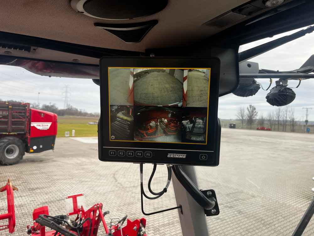 Grimme REXOR 6300 Platinum - Cukorrépa kombájn: 5 kép. Grimme REXOR 6300 Platinum - Cukorrépa kombájn: 5 kép.