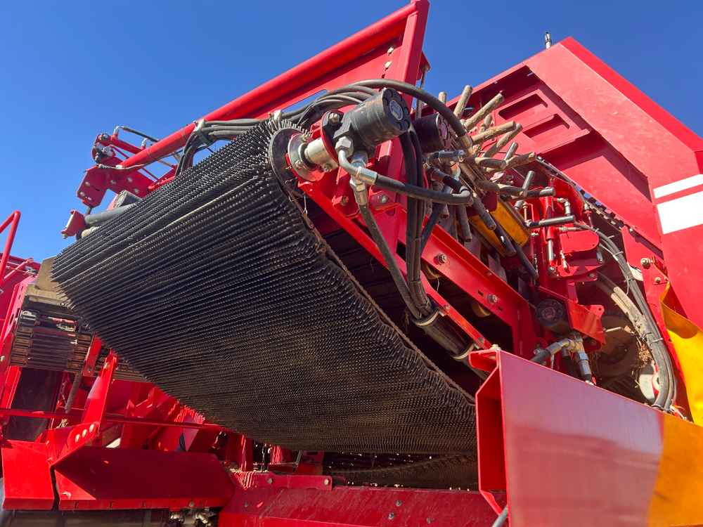Grimme SE 260 UB - Burgonyakombájn: 4 kép. Grimme SE 260 UB - Burgonyakombájn: 4 kép.