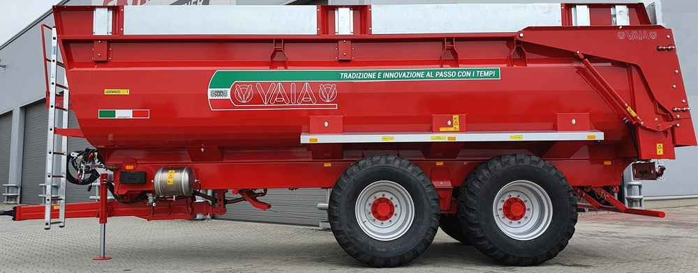 VAIA NL18 (2 axle trailer) - Szálastakarmány betakarítás gépei: 3 kép. VAIA NL18 (2 axle trailer) - Szálastakarmány betakarítás gépei: 3 kép.
