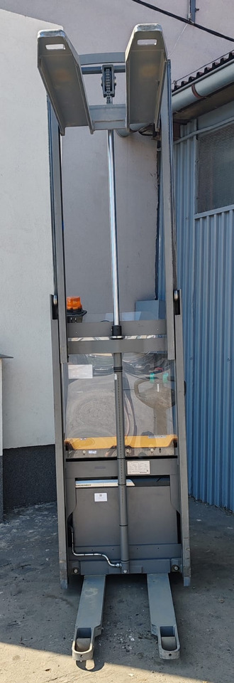 Jungheinrich EJC 110 Li-ion 2.7m/ 2019y/ 3150mh - Emelőtargoncá: 5 kép. Jungheinrich EJC 110 Li-ion 2.7m/ 2019y/ 3150mh - Emelőtargoncá: 5 kép.