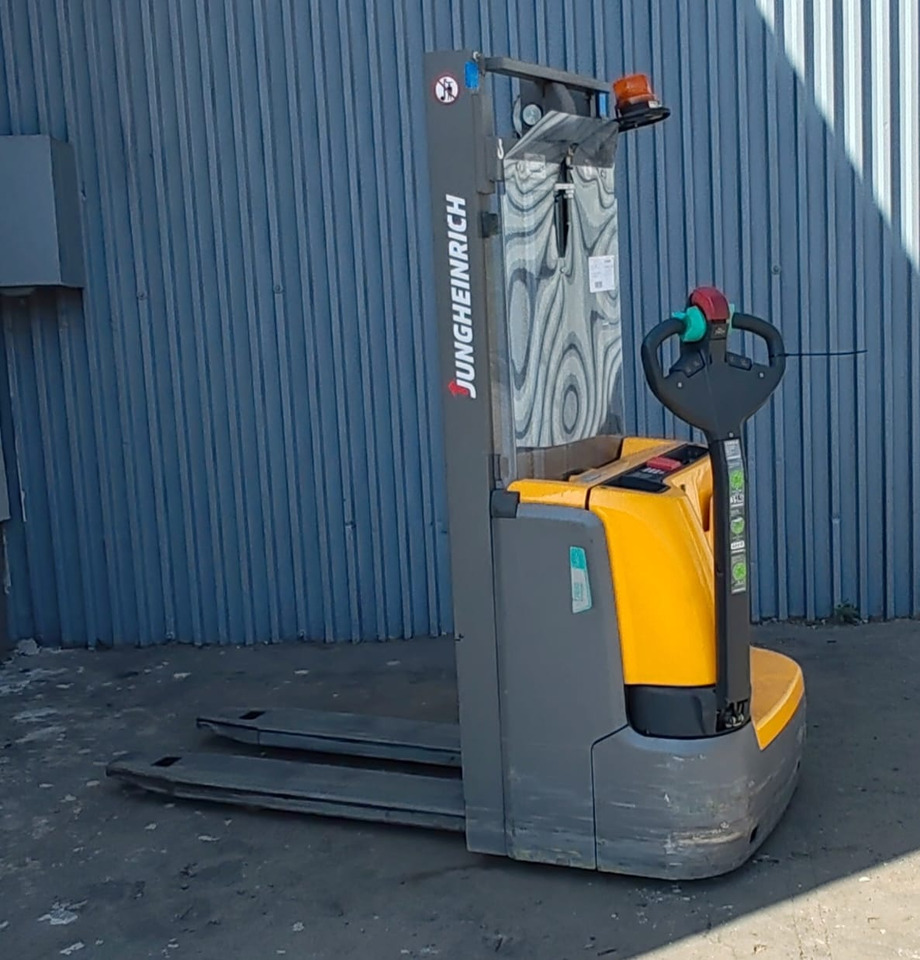 Jungheinrich EJC 110 Li-ion 2.7m/ 2019y/ 3150mh - Emelőtargoncá: 1 kép. Jungheinrich EJC 110 Li-ion 2.7m/ 2019y/ 3150mh - Emelőtargoncá: 1 kép.