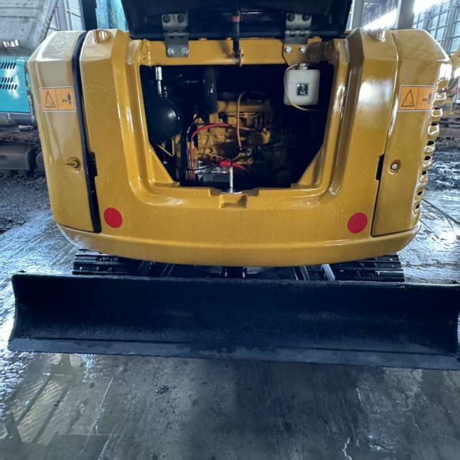 CAT 305.5E - Lánctalpas kotró: 5 kép. CAT 305.5E - Lánctalpas kotró: 5 kép.