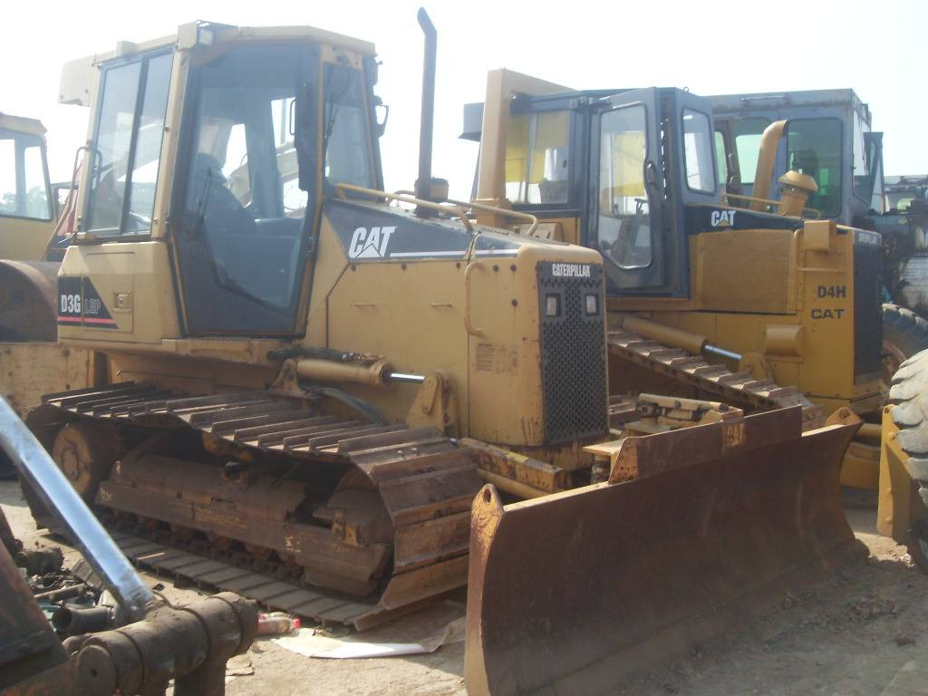 CAT D 3 G LGP - Buldózer: 1 kép. CAT D 3 G LGP - Buldózer: 1 kép.