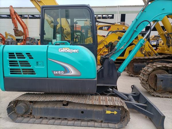 Kobelco SK60 - Minikotró: 5 kép. Kobelco SK60 - Minikotró: 5 kép.