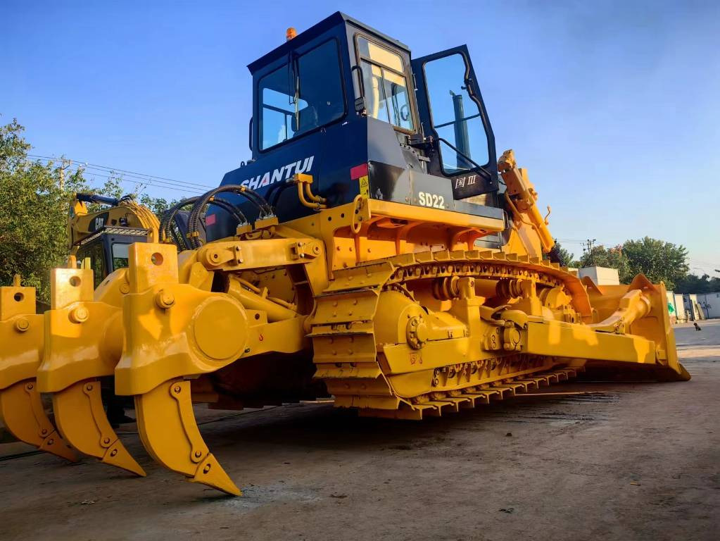 Shantui SD 22 - Buldózer: 1 kép. Shantui SD 22 - Buldózer: 1 kép.