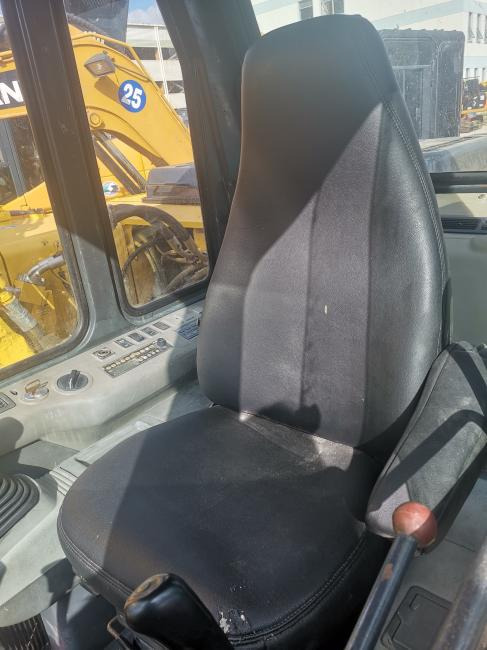 Komatsu pc120 - Lánctalpas kotró: 2 kép. Komatsu pc120 - Lánctalpas kotró: 2 kép.